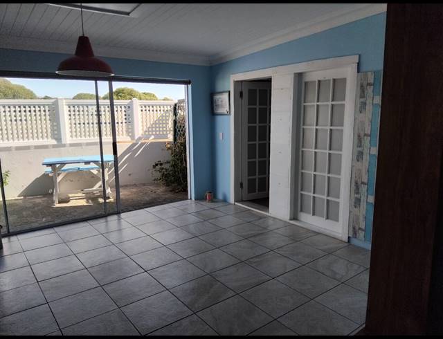 9 BEDROOM HOUSE FOR SALE IN COUNTRY CLUB
